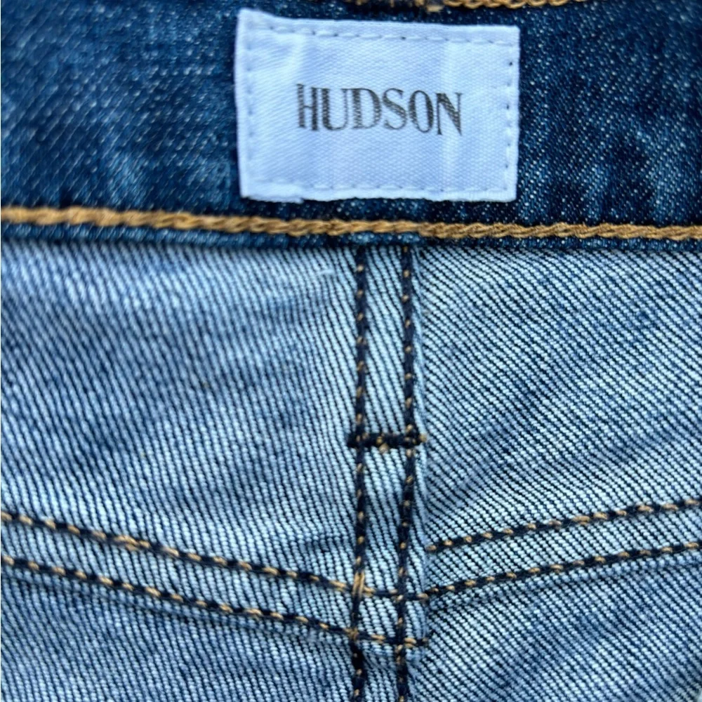 HUDSON Dahlia High Rise Dolphin shorts - Picture 4 of 6
